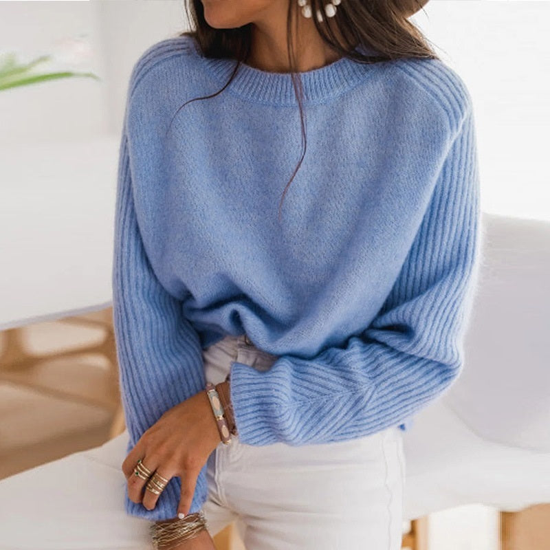 Herbstliche Farbkombination: Eleganter European Milk Blue Bedford Cord Pullover für Damen