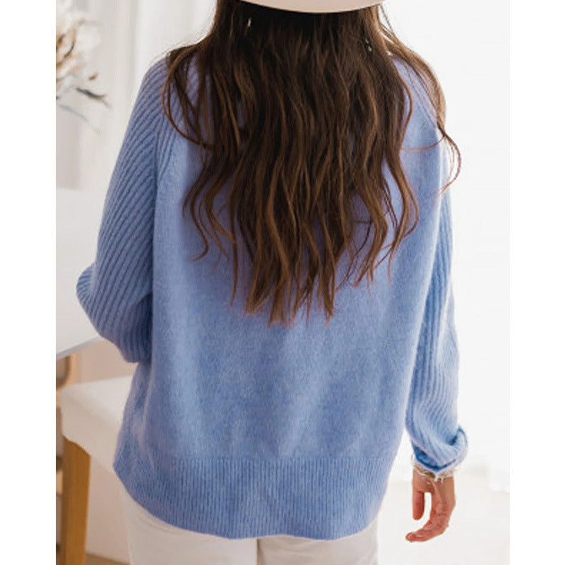 Herbstliche Farbkombination: Eleganter European Milk Blue Bedford Cord Pullover für Damen