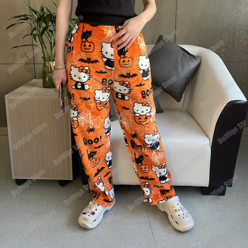 Sanrio Christmas Hello Kitty Kawaii Damen-Pyjama Set: Kuschelige Flanell-Hosen für Halloween & Herbst – Süße Anime Cartoon Lounge Pants für Gemütliche Abende - Dein Shop - dauerhaft günstig!